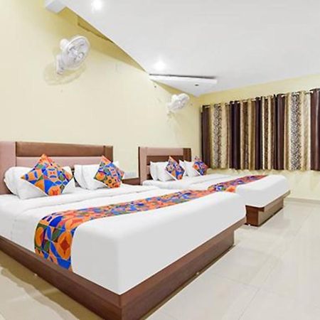 Fabexpress Poonam Palace Ахмедабад Экстерьер фото